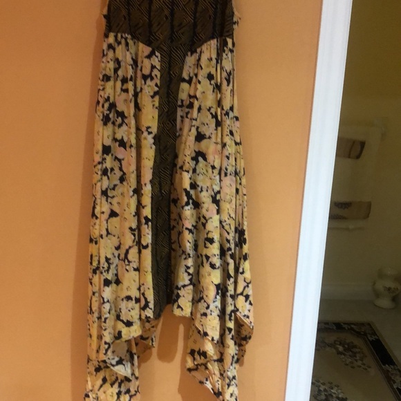 Women’s dress - Picture 6 of 7